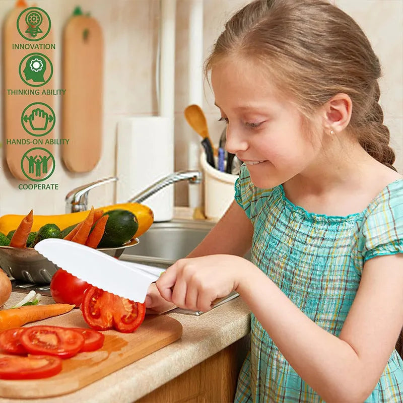 Children's 18-piece kitchen baking role play set with cutting board and toy knife