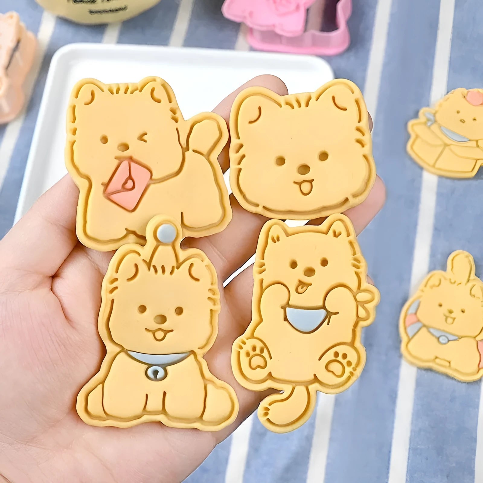 Three-dimensional puppy cartoon biscuit mould with birthday hat design for baking dog-themed cookies