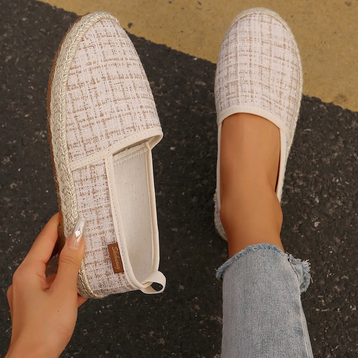 Casual rope-bottom fisherman shoes in canvas with flat heel and round toe