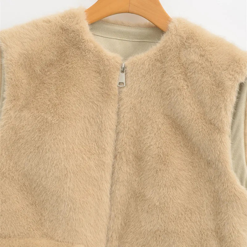 Women's faux fur zipper waistcoat in khaki colour, front view, polyester fabric, casual Korean style