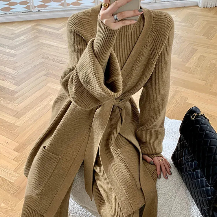 Women's knitted three-piece set with wide-leg pants, coat and leather stitching in apricot