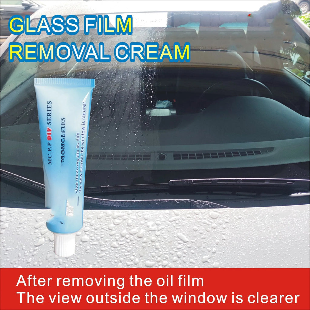 15ml white bottle of car glass anti-fog spray with English packaging for rain repellent treatment