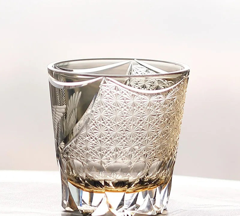Japanese-style hand-carved crystal glass whiskey cup with retro Jianghu cut pattern and wooden box