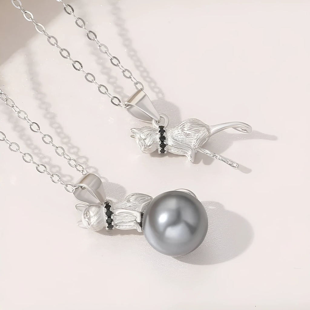 925 sterling silver cat pendant necklace with elegant feline design on clavicle-length chain