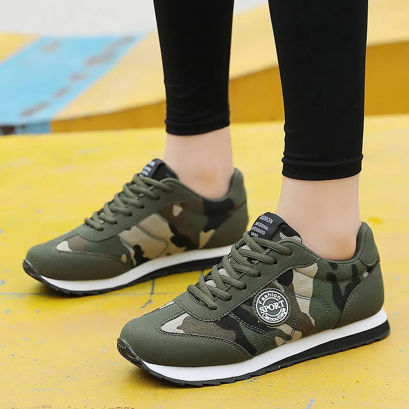 Men's and women's low-top camouflage sports running shoes with suede upper and flat sole