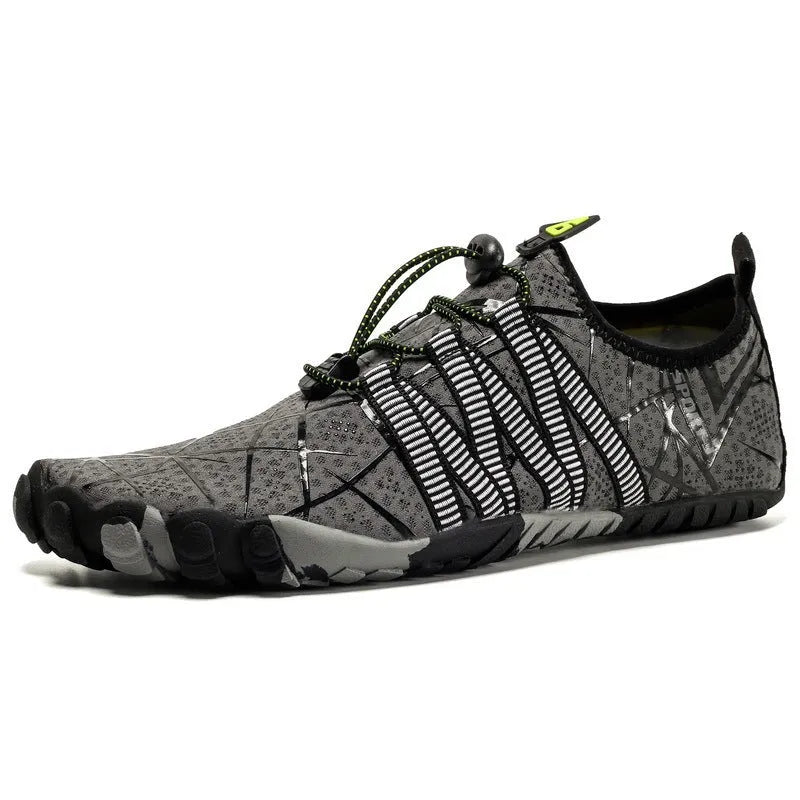 Five-finger wading shoes with non-slip rubber sole, EVA midsole and cloth upper, in black, green, grey or red, sizes 36-46