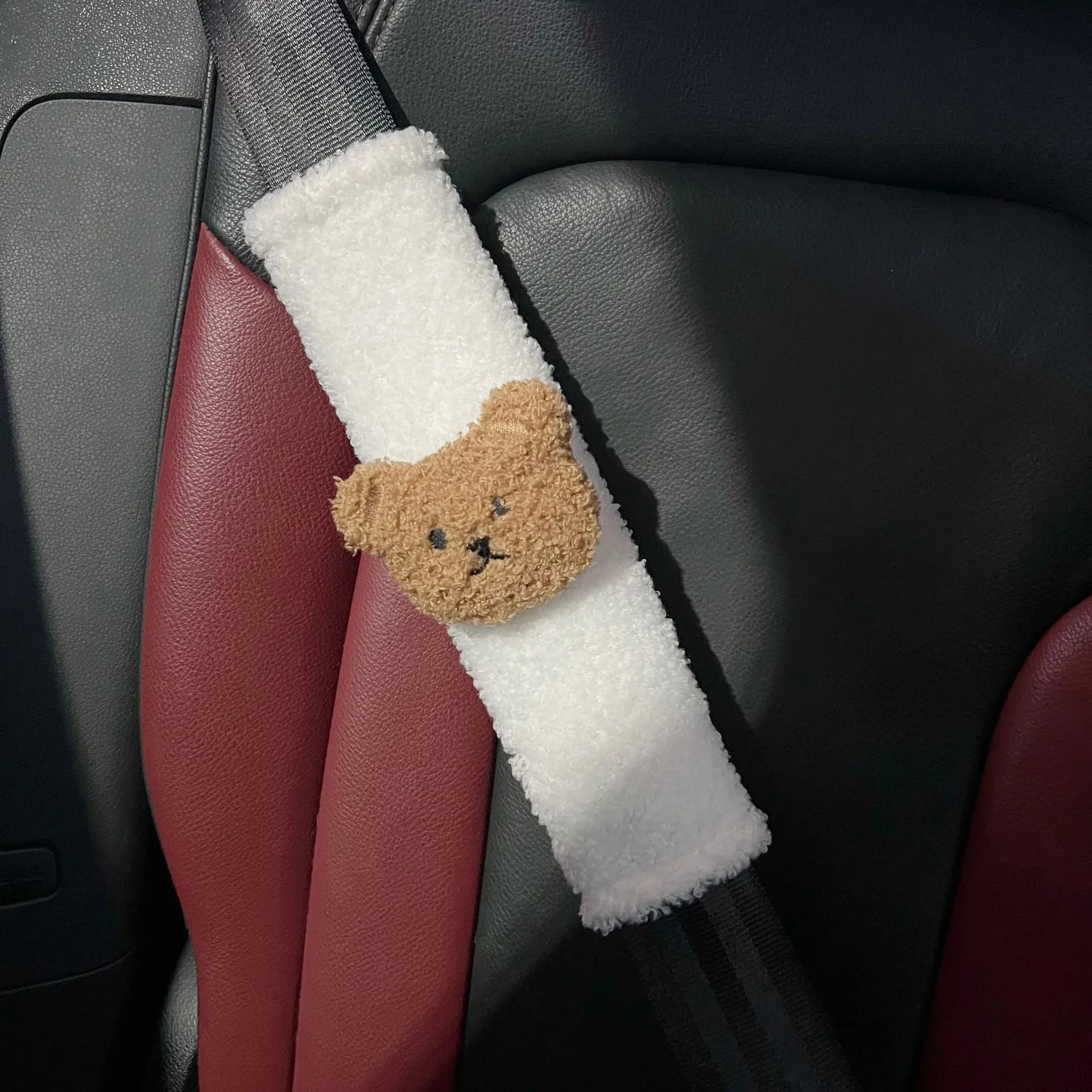 Cartoon bear shoulder sleeve baby car seat belt protective cover in plush material