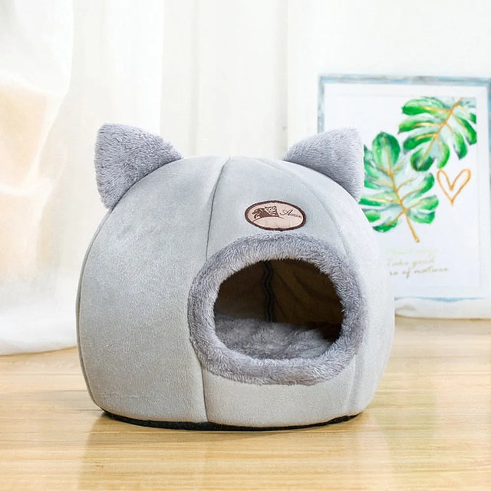 Large enclosed cat winter nest with fleece interior and sofa bed design