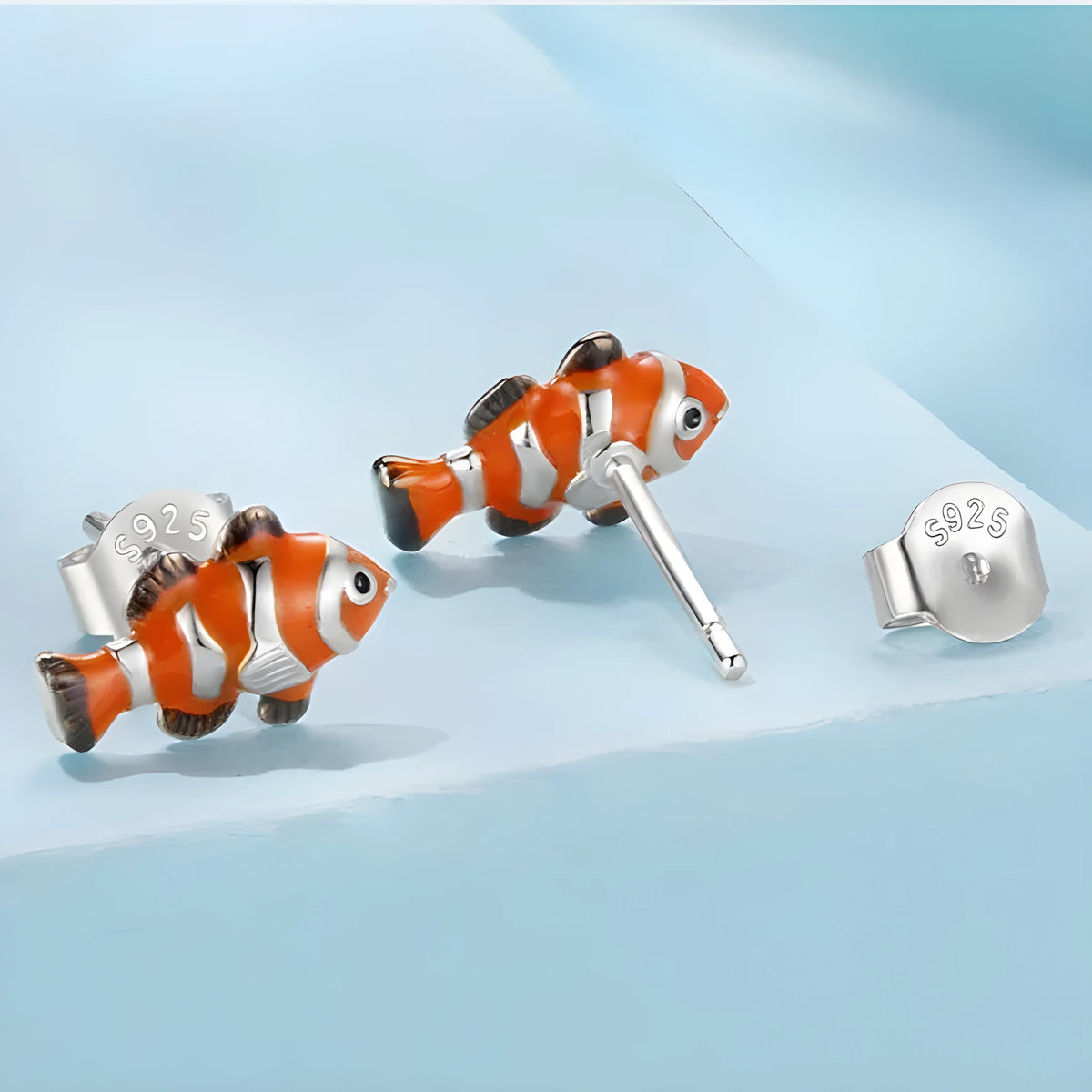 Clownfish stud earrings in 925 silver with dripping oil finish, colour SCE1918, one pair