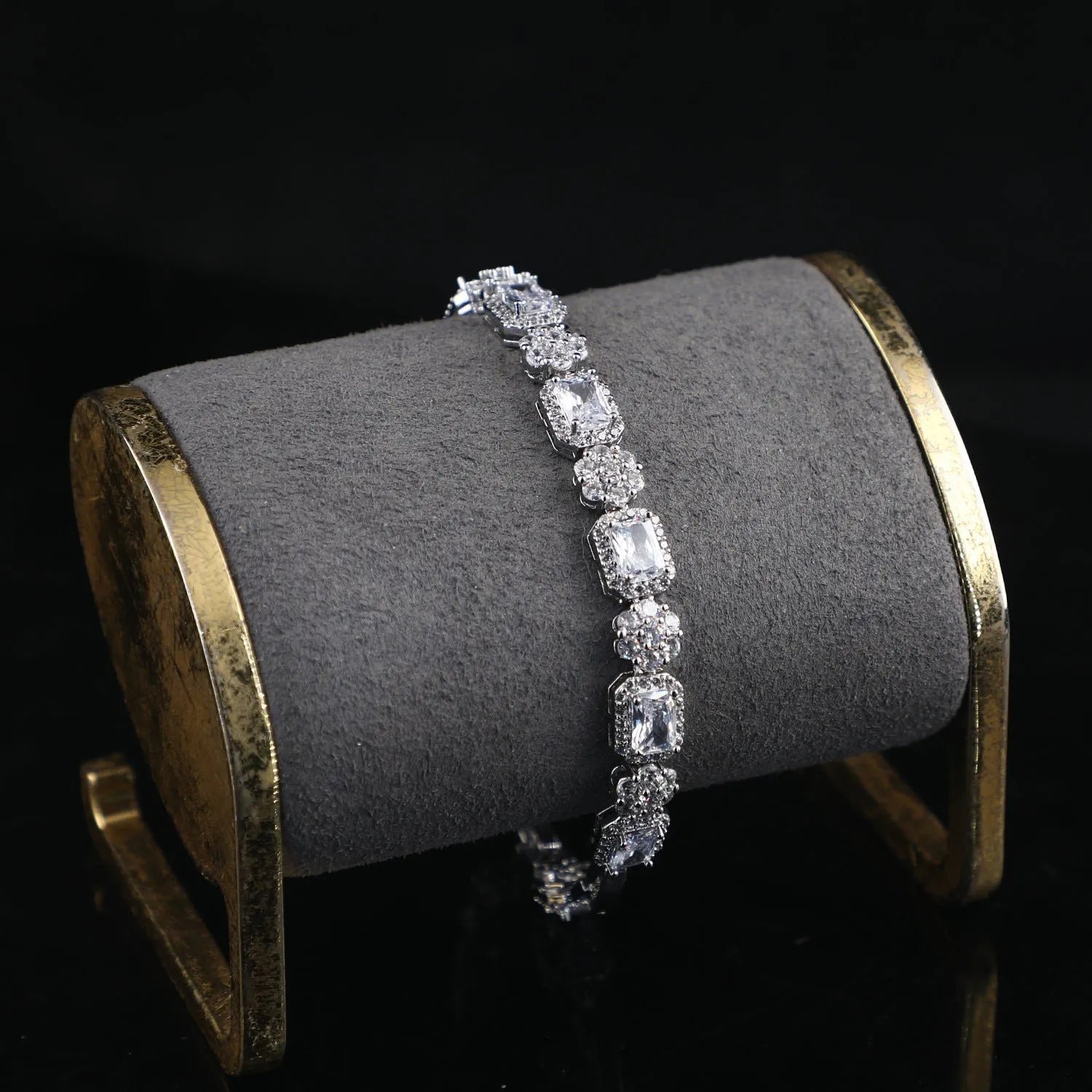 Copper and real white gold claw chain bracelet with full zircon stones, flower and geometric design, women's silver style
