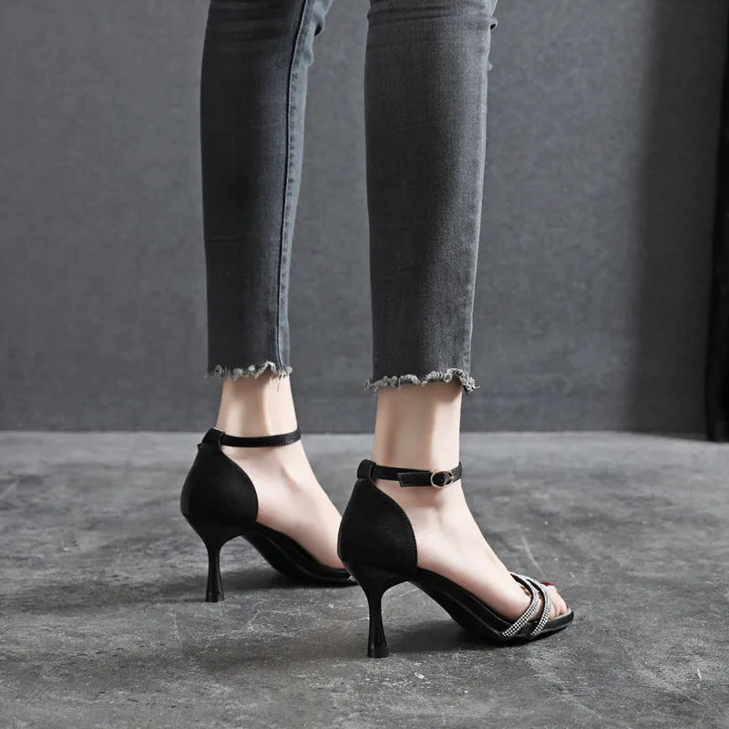 Women's satin high heel sandals, round toe, black, 5cm heel, on display