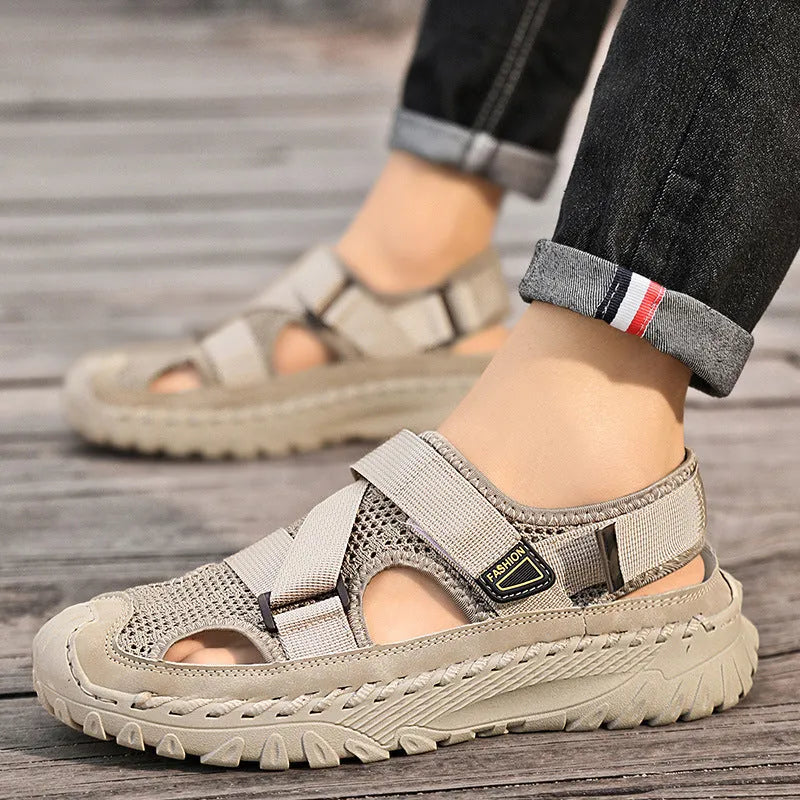 Men's casual sandals with genuine leather upper and mesh lining in elastic band style