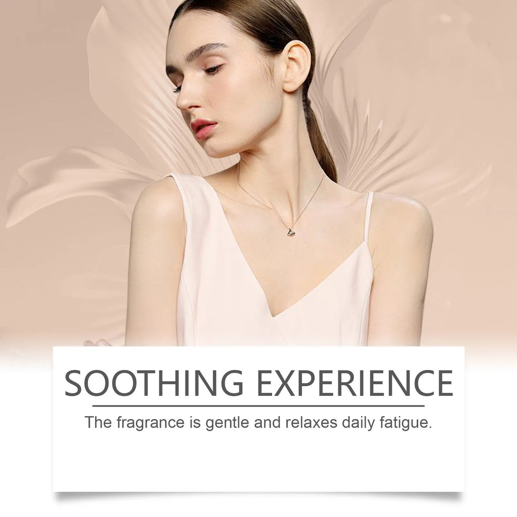 100 ml bottle of nourishing and firming body oil with coffee seed oil and hyaluronic acid.