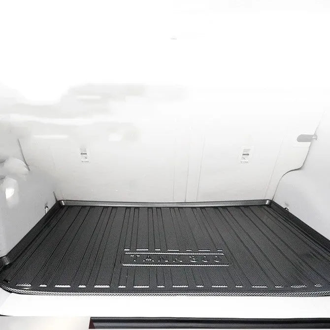 Black carbon fibre pattern TPE tail pad for car boot protection