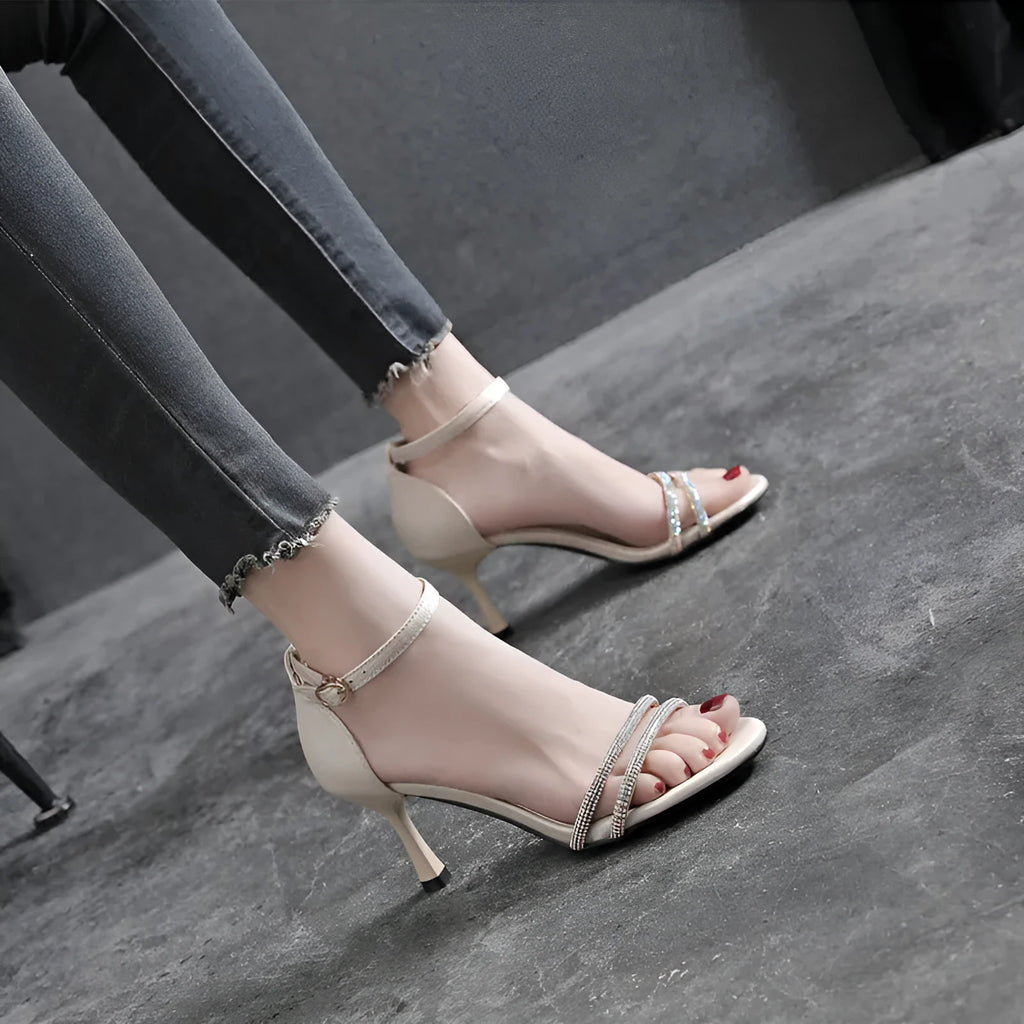 Women's satin high heel sandals, round toe, black, 5cm heel, on display