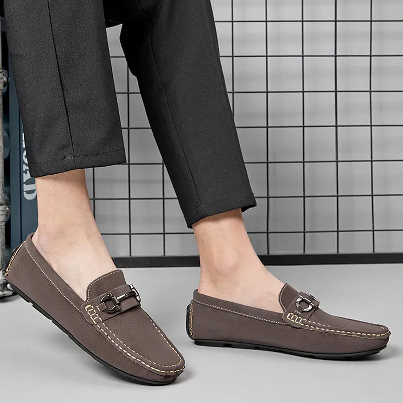 Men's brown casual leather shoes with rounded toe and rubber sole