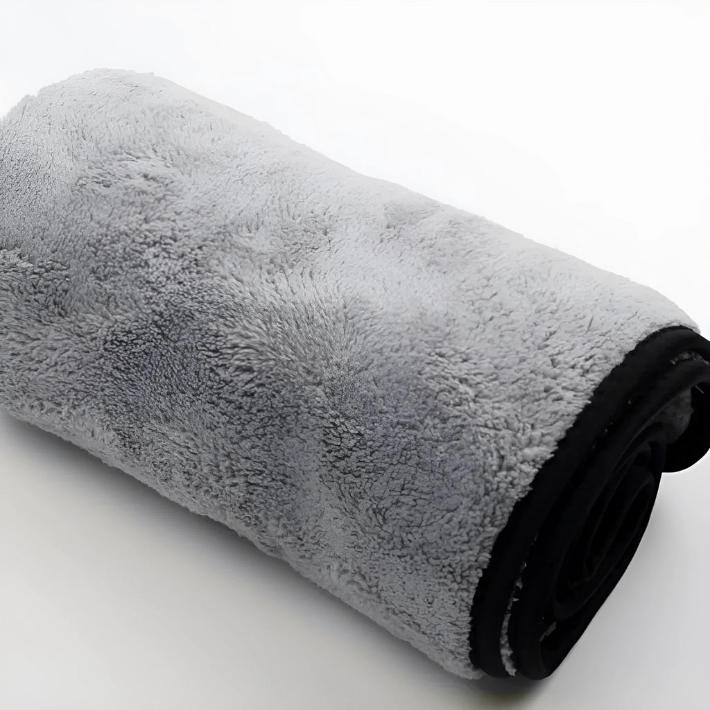 Microfiber car wash towel shown in three size variations: 75x35 cm, 60x40 cm, and 100x40 cm.