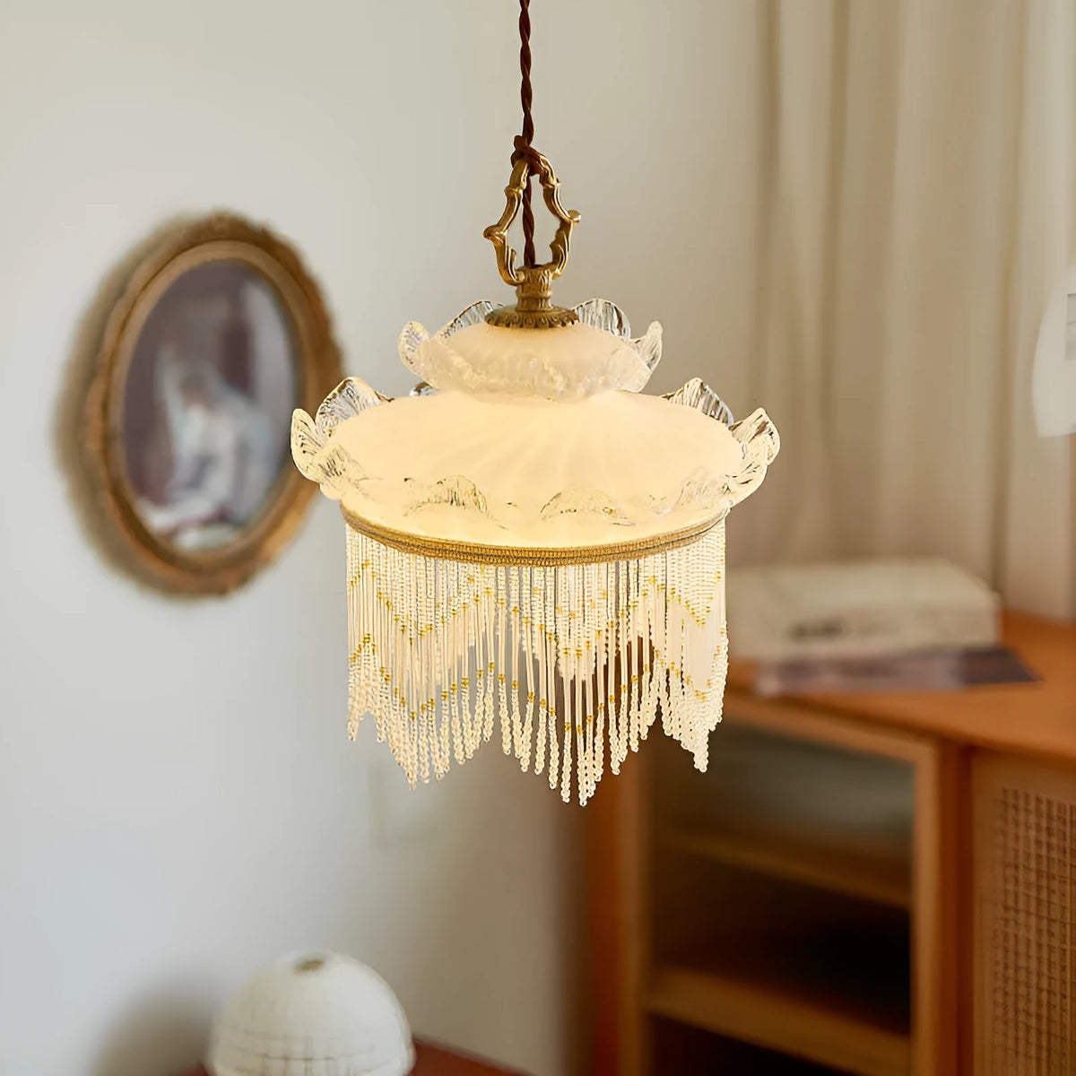 Tassel chandelier with copper lamp body and glass lampshade, LED light source, for dining room or bedroom