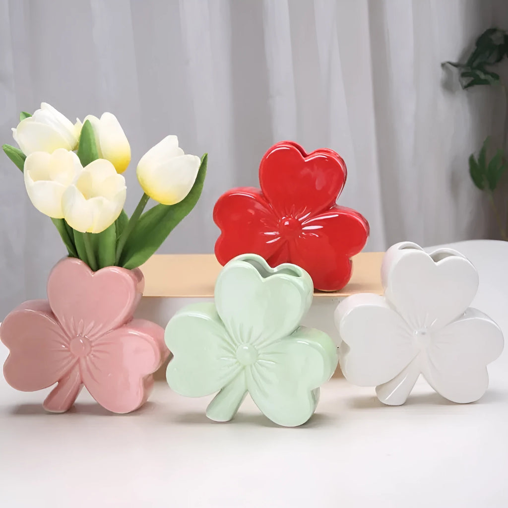 Clover ceramic desktop vase in European style with white porcelain construction