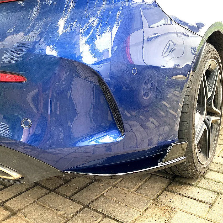 Set of two PP rear cornerite protectors in carbon fibre pattern and piano black finish for car bumper corners