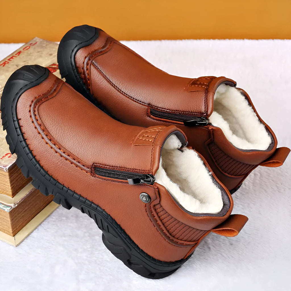 Men's cotton shoes with plush insulation, black, flat heel, round toe, visible sewing on upper