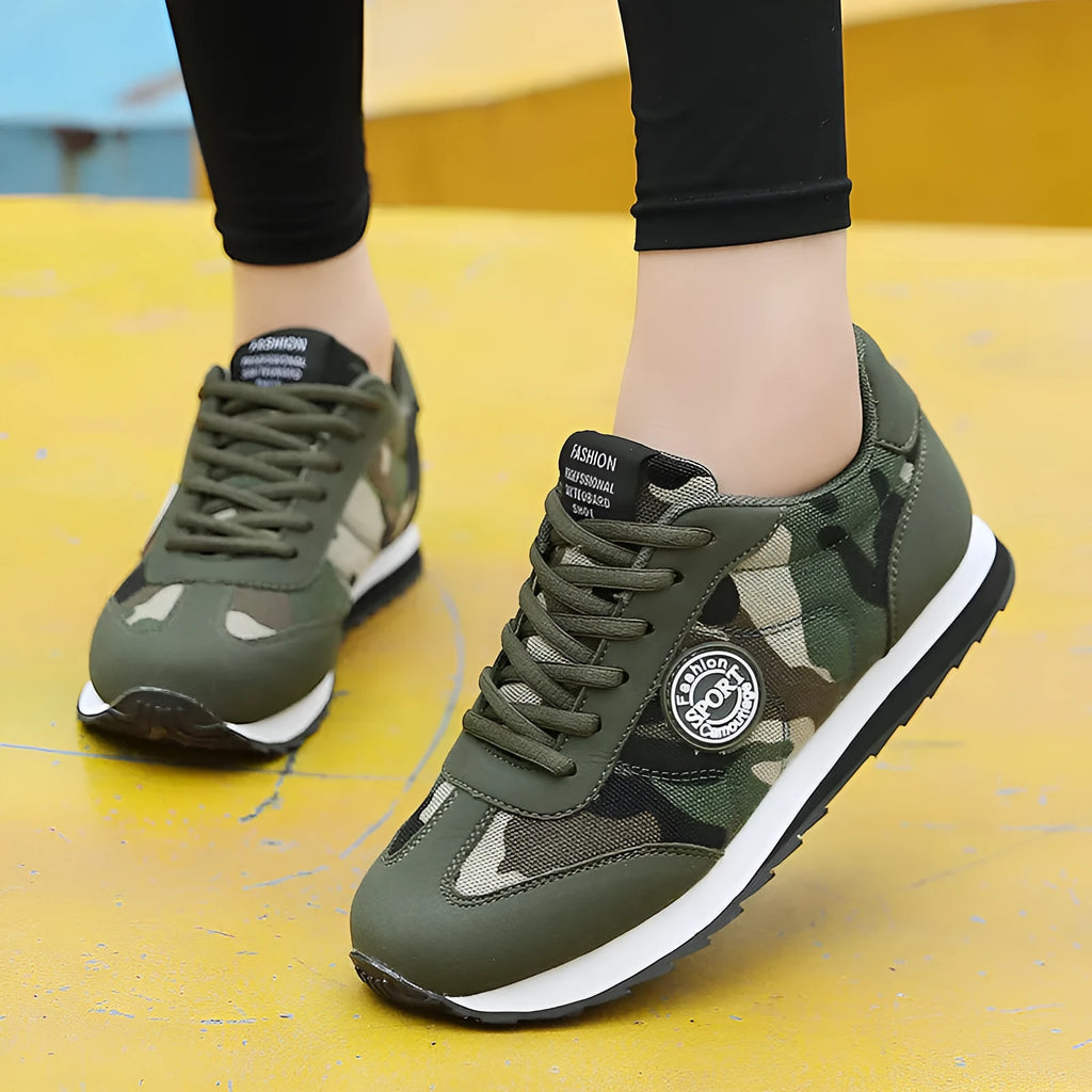 Men's and women's low-top camouflage sports running shoes with suede upper and flat sole