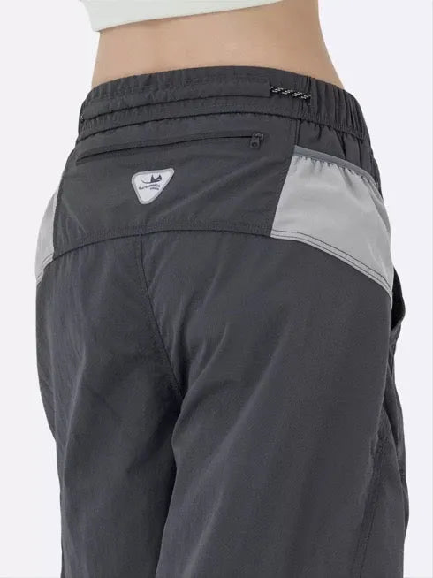Fleece-lined quick-dry paratrooper cargo pants in army green with cargo pockets and adjustable cuffs