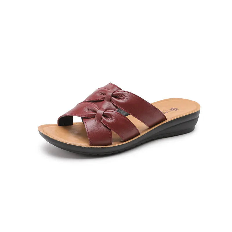 Women's cowhide slippers with soft bottom in red, black and beige colours