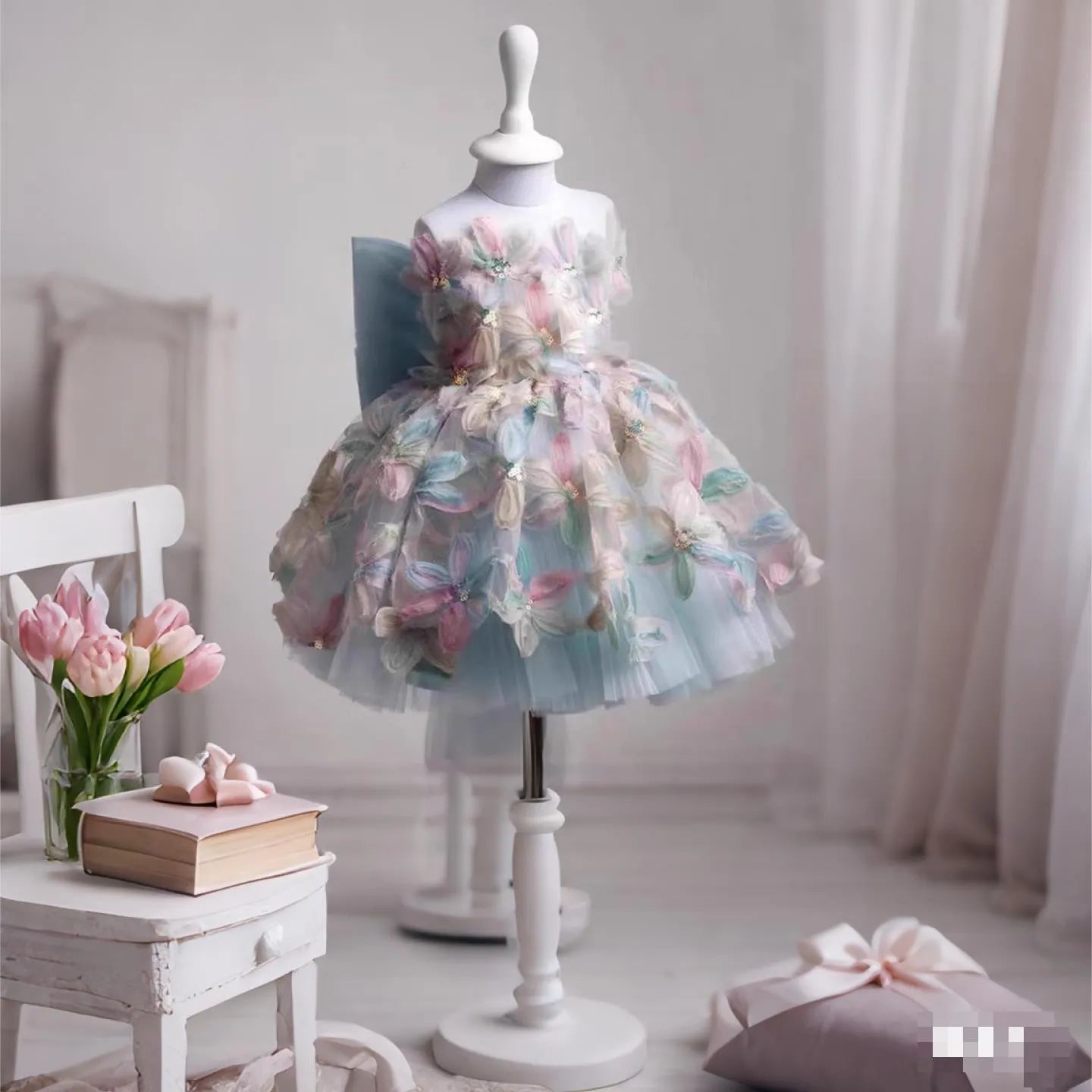 Children's light luxury princess dress with asymmetric shoulder in blue, for heights 80-130cm