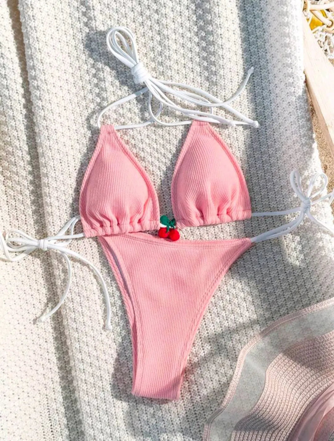 Sexy backless bikini swimsuit in solid colours with quick-drying fabric for beach holidays