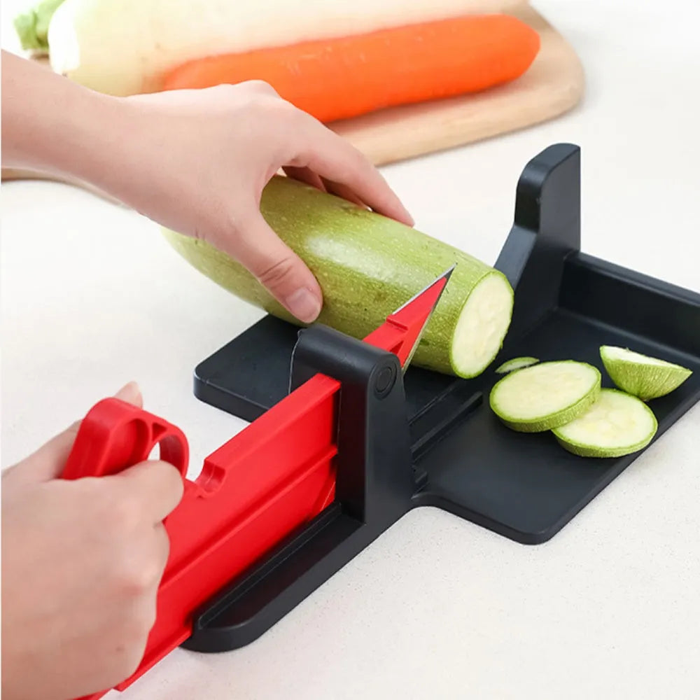 Green and red vegetable cutter with stainless steel blades for carrot potato slicing