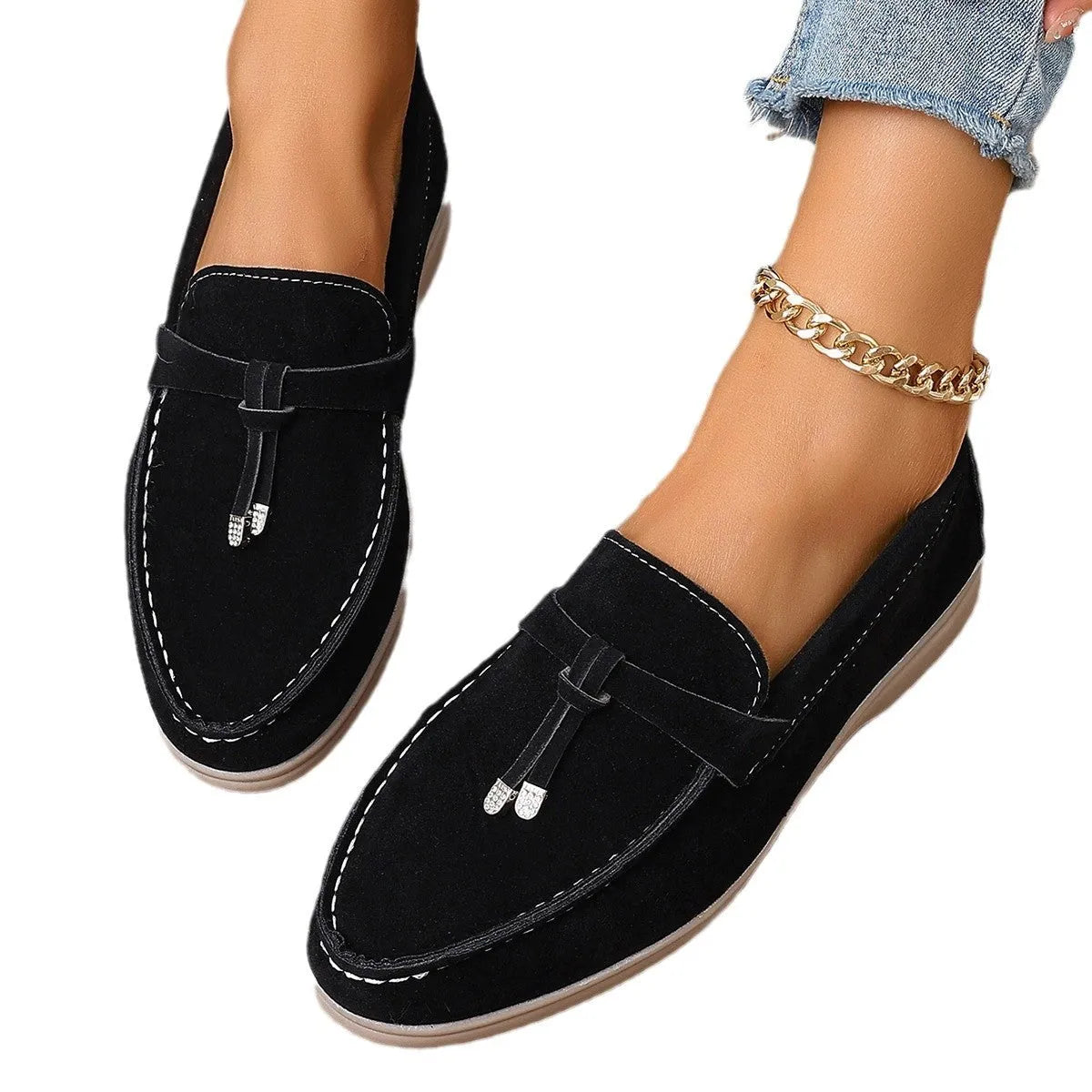 Canvas slip-on loafers with platform heel and round toe in solid colour options