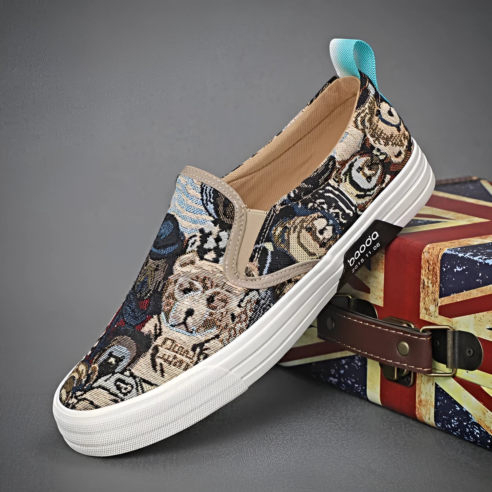 Casual canvas slip-on sneakers in khaki with vulcanised rubber sole and mesh lining