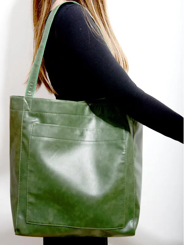 Retro large capacity shoulder bag with big pocket in oil wax leather-look PU, size 36x14x41cm, available in multiple colours.