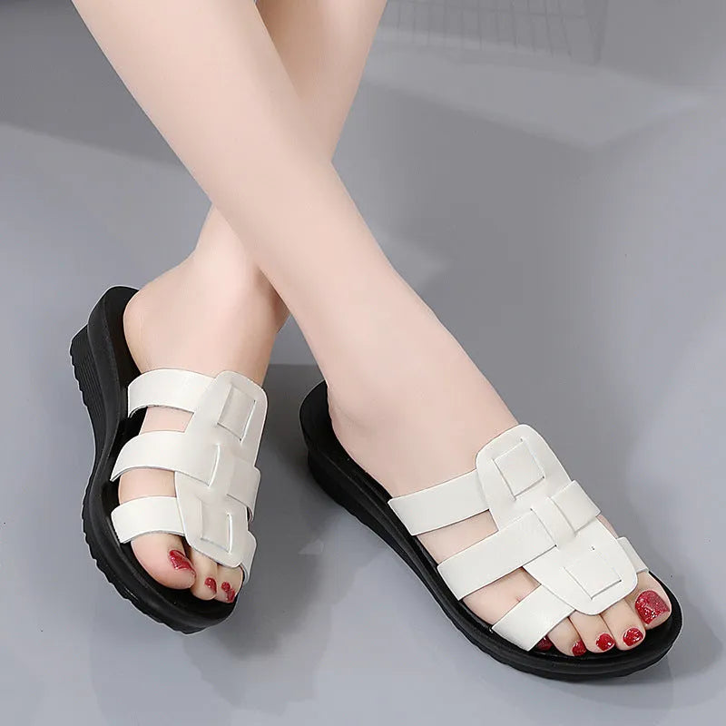 Women's large size flat bottom slippers in beige with PU sole and viscose upper