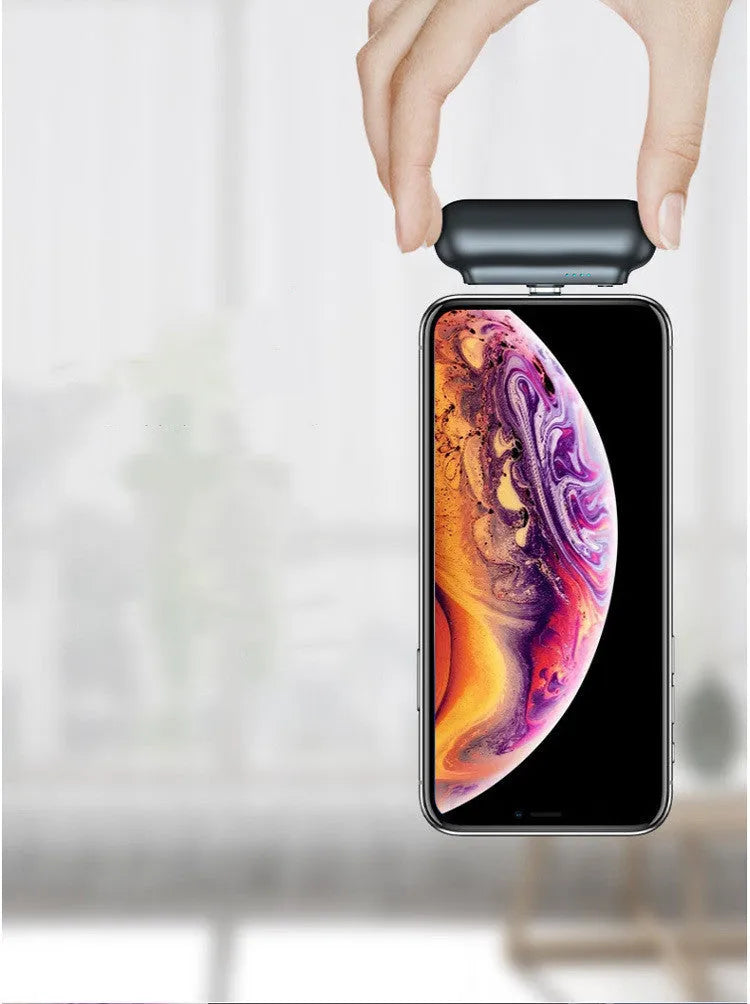 Smart magnetic mini power bank in black, 2600mAh, with magnetic data cable and compact plastic shell