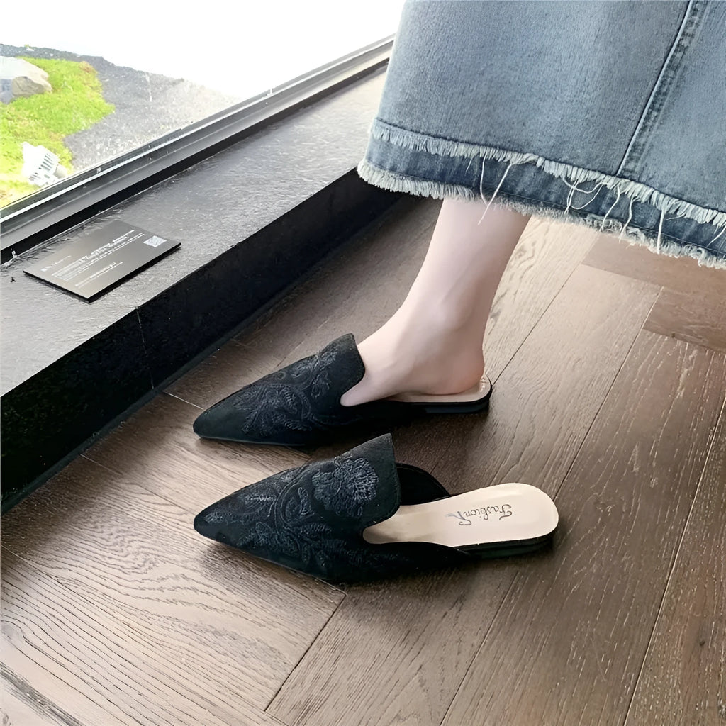 Baotou embroidered slippers for women summer casual round toe PU rubber flat sandals black and blue