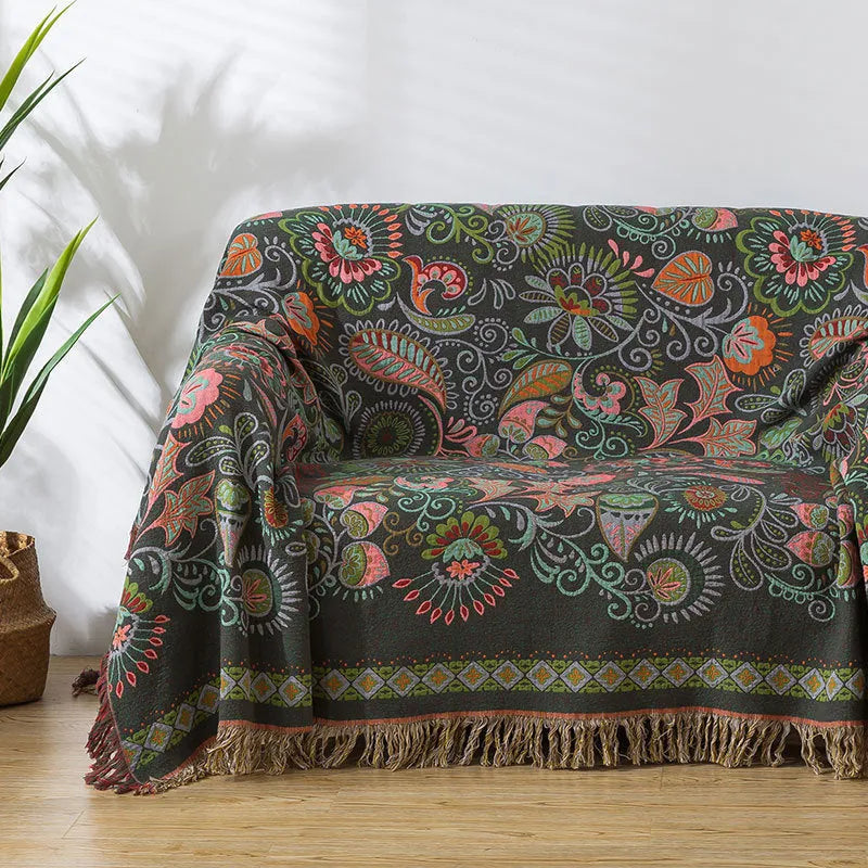 Cotton gauze towel blanket with tassel edging in neoclassical floral pattern, available in 150x200cm and 200x230cm.