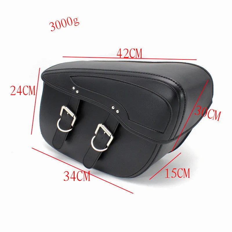 Retro style motorcycle saddle bag in PU leather measuring 42x15x30cm in black colour