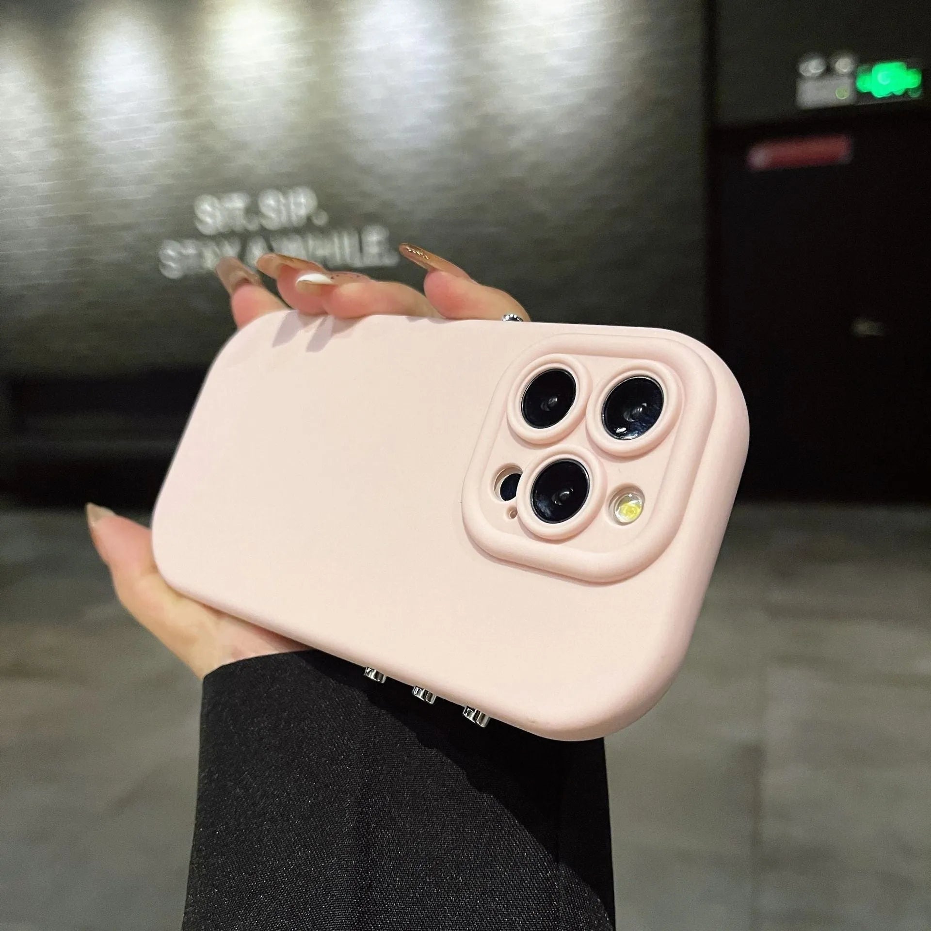 Electroplated solid colour silicone TPU drop-resistant protective phone case for iPhone models