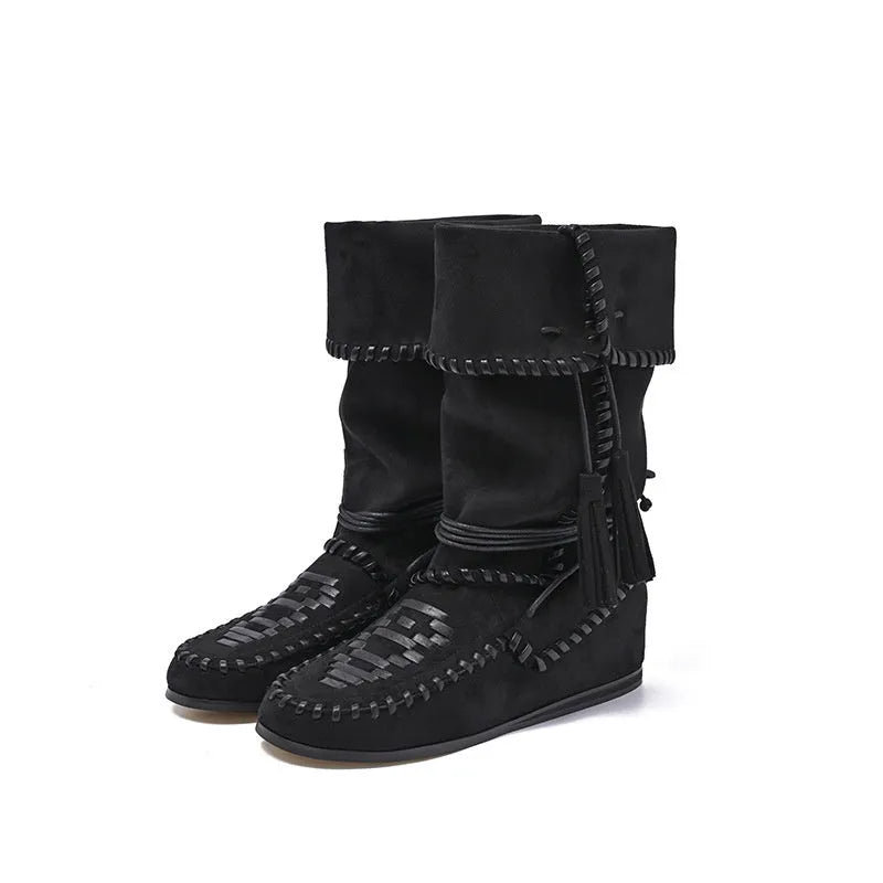 Mid-top western cowboy boots in brown or black with suede leather lining, square toe, low flat heel and rubber sole.