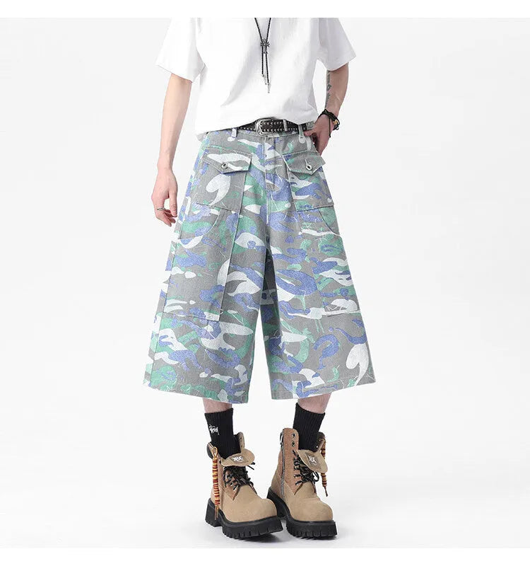 Camouflage cotton cropped trousers with front pockets and straight leg workwear style