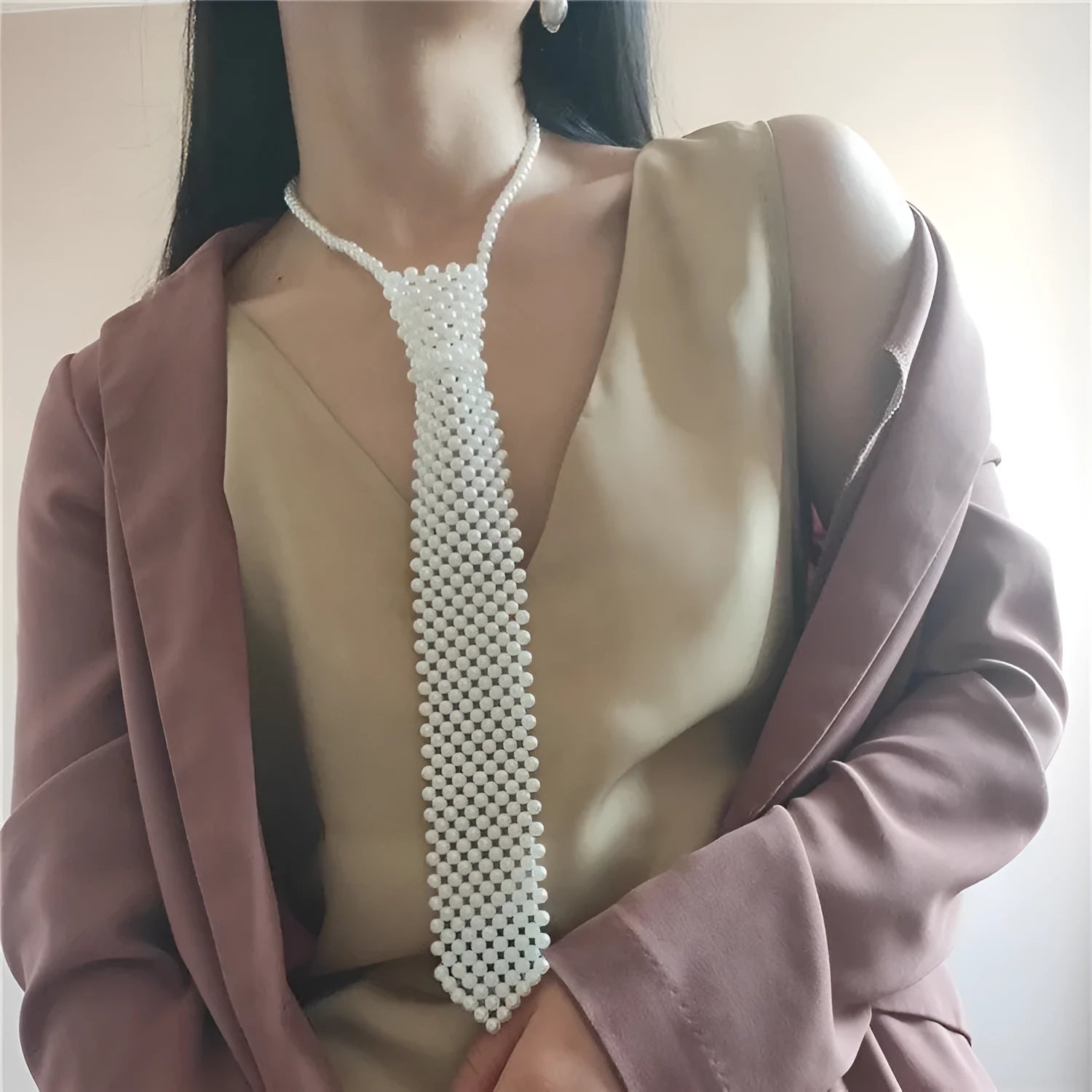 Women's pearl tie body chain jewellery with hollow-out retro design and alloy fastening