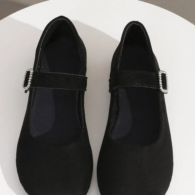 Women's black canvas fisherman shoes with rubber sole and flat profile