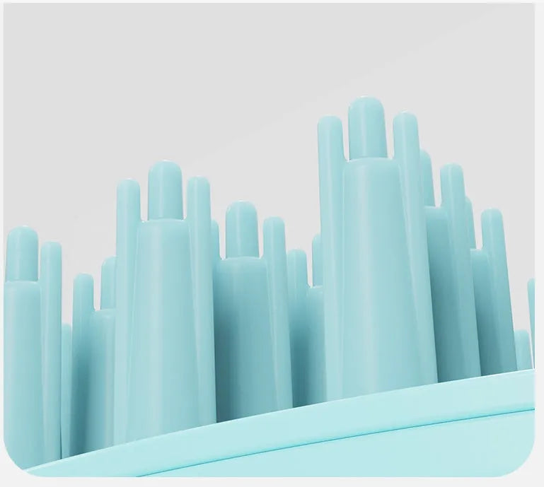 Pet bath brush in TPR and PP, 7.8 x 8.8 x 10.2 cm, blue and green, dog rub massage tool
