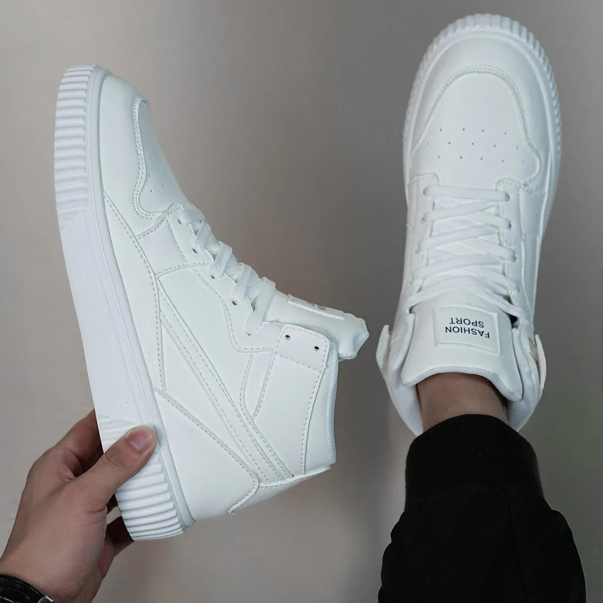 White men's casual round toe shoes with microfibre upper for autumn and winter.