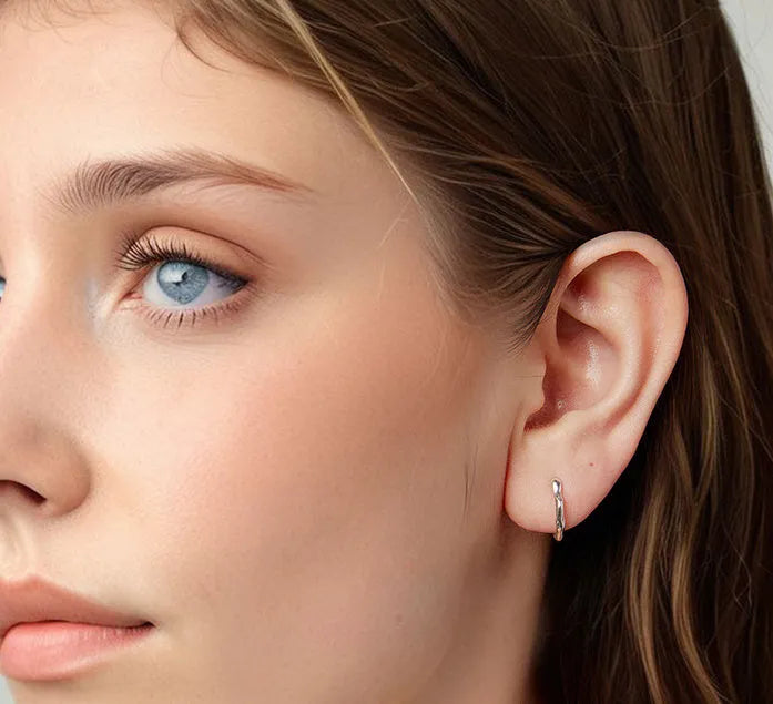 Geometric 925 sterling silver ear clip for women with polished finish and ellipse shape