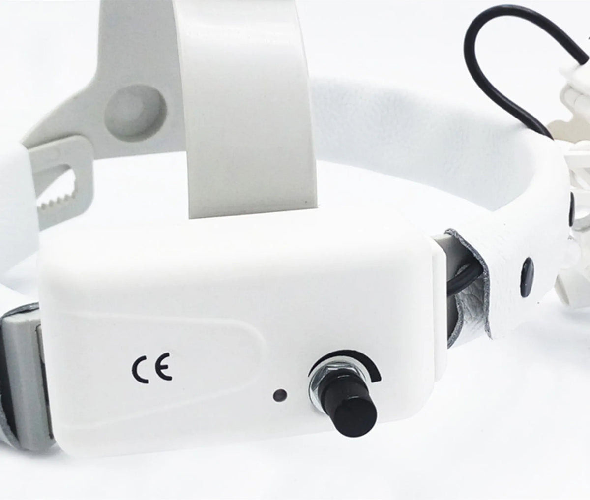 Head-mounted medical magnifying lens with LED spotlight, 2.5x magnification, plastic plexiglass lens, adjustable spot size, black or white