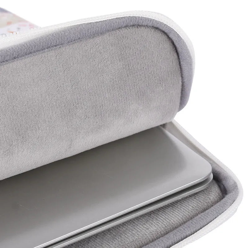 White PU leather waterproof laptop bag for 11-inch to 15-inch computers.