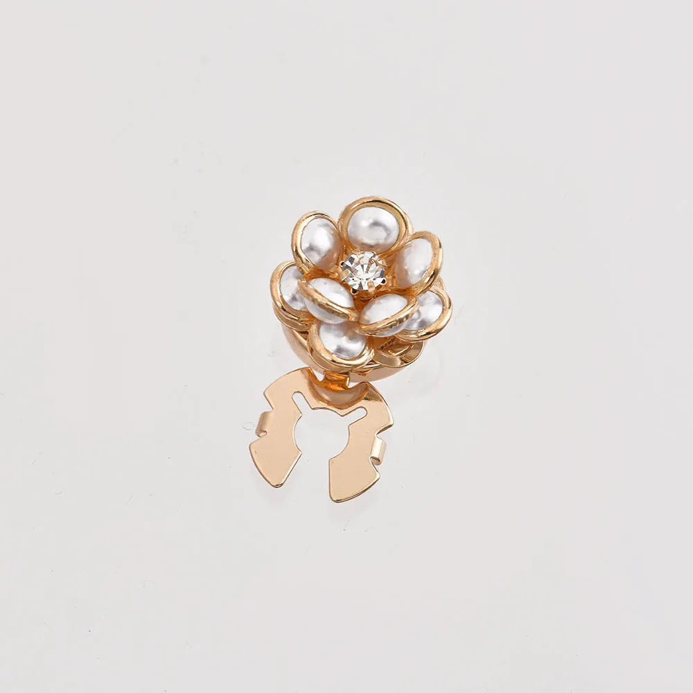 Pearl camellia scarf buckle in alloy with diamond treatment finish, flower shape, available in Style 1 and Style 2